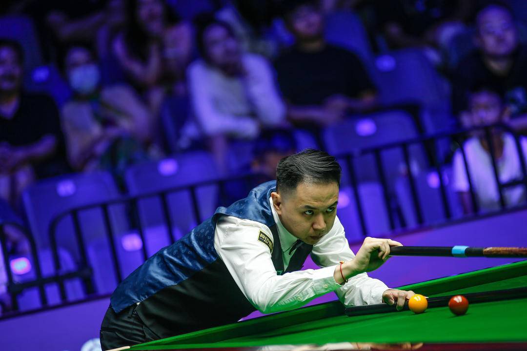 他在场上的 他在场上的