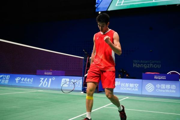 适应现代足 适应现代足