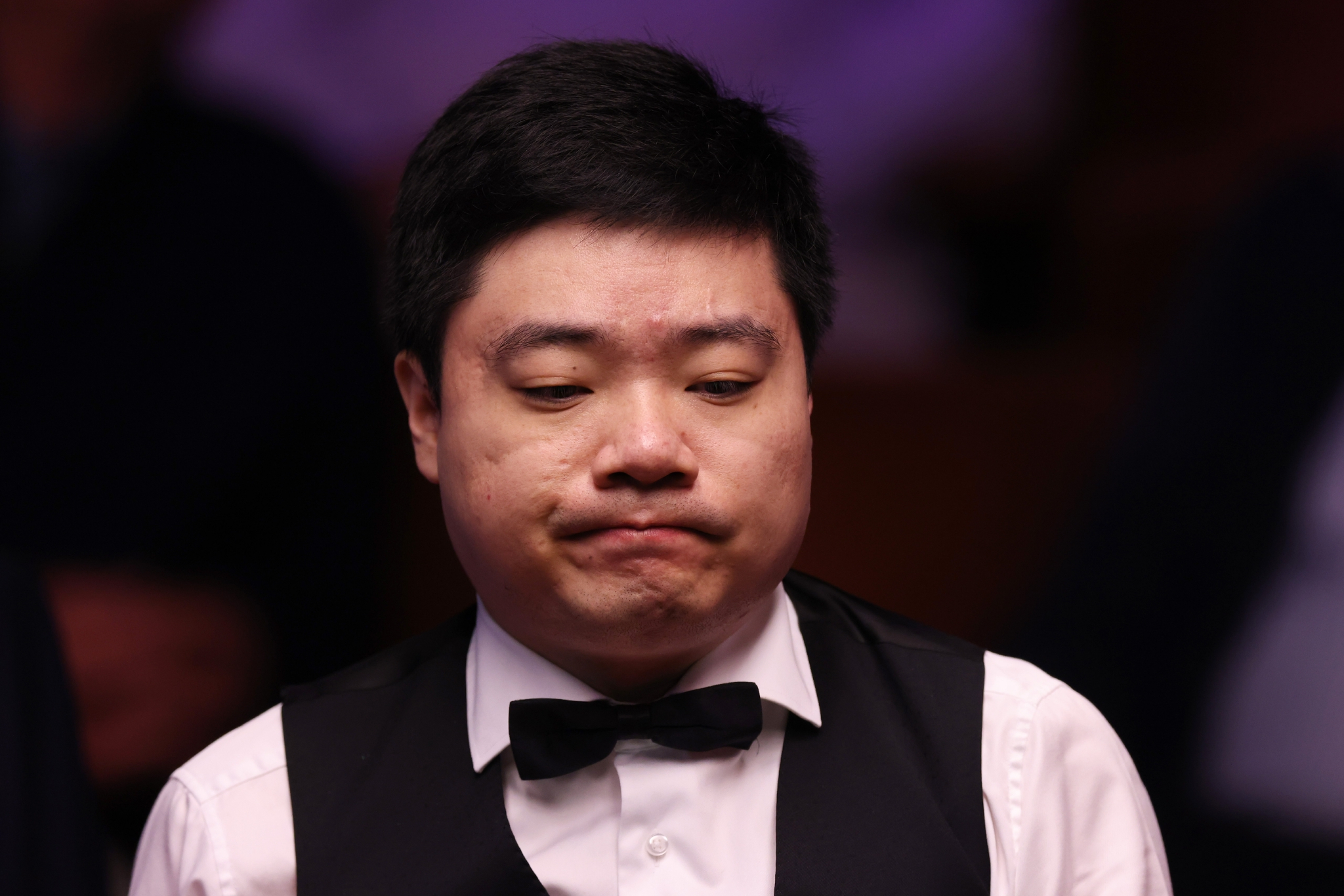 他在前点干 他在前点干